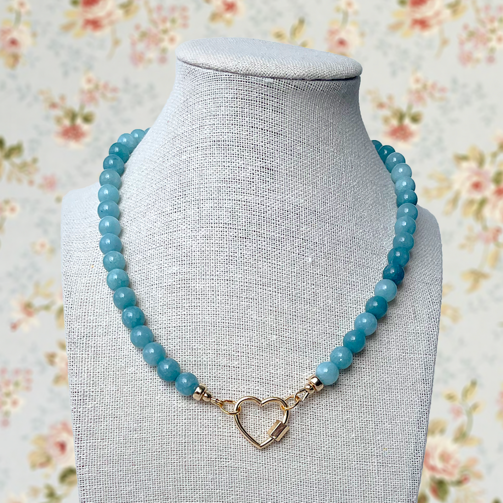 Elegant handmade necklace featuring stunning natural Aquamarine gemstones, symbolizing tranquility and clarity. This minimalist design is perfect for everyday wear or special occasions, perfect to complete your necklace stack. Add a charm for a personalized necklace.